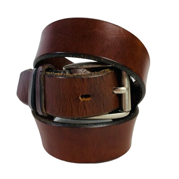 Roundtree Yorke Saddle Brown Leather Belt Sz 34 Classic Buckle Jean Casual Dress - Picture 1 of 14